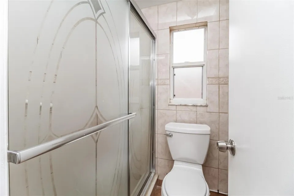 120 LAKEBREEZE CIR, photo 10