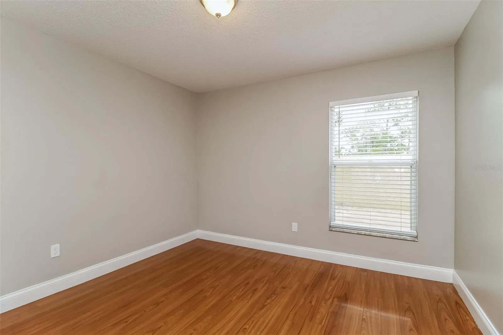 120 LAKEBREEZE CIR, photo 12