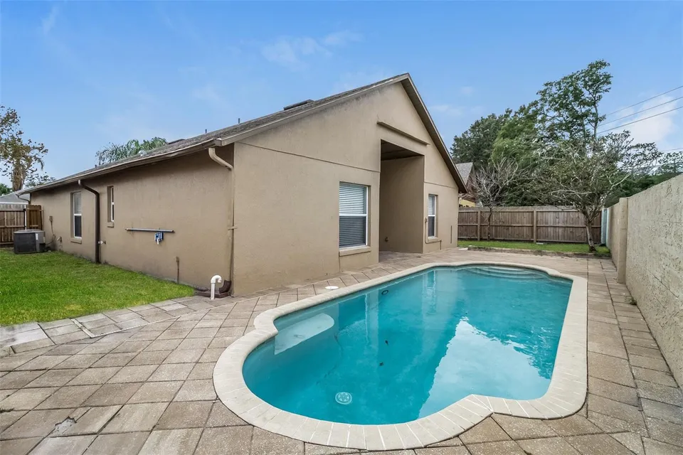 120 LAKEBREEZE CIR, photo 15