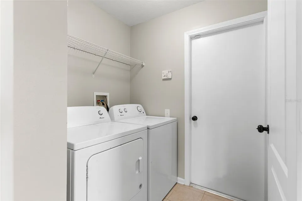 7619 CRESCENT PALM DR, photo 14