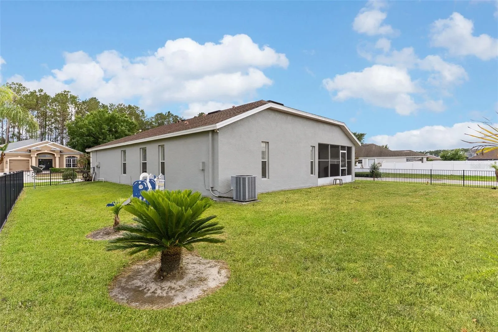 7619 CRESCENT PALM DR, photo 16