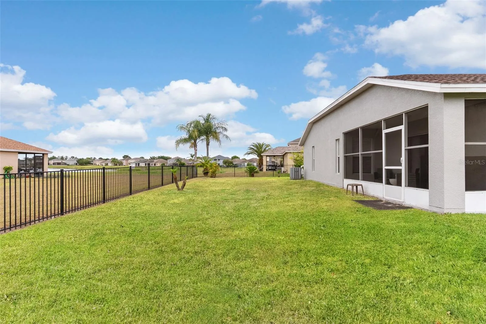 7619 CRESCENT PALM DR, photo 17