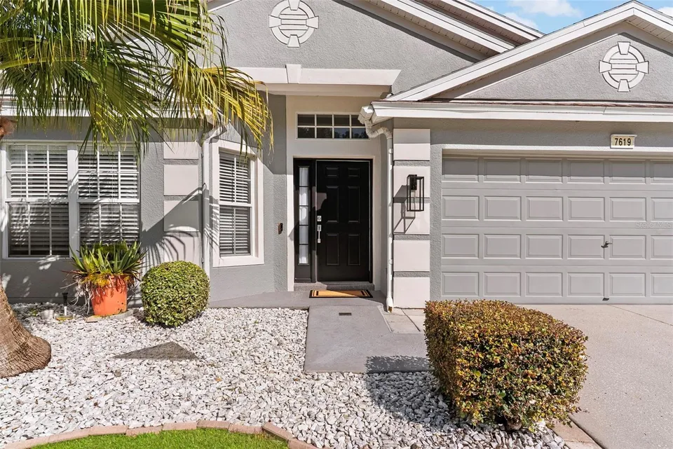 7619 CRESCENT PALM DR, photo 23