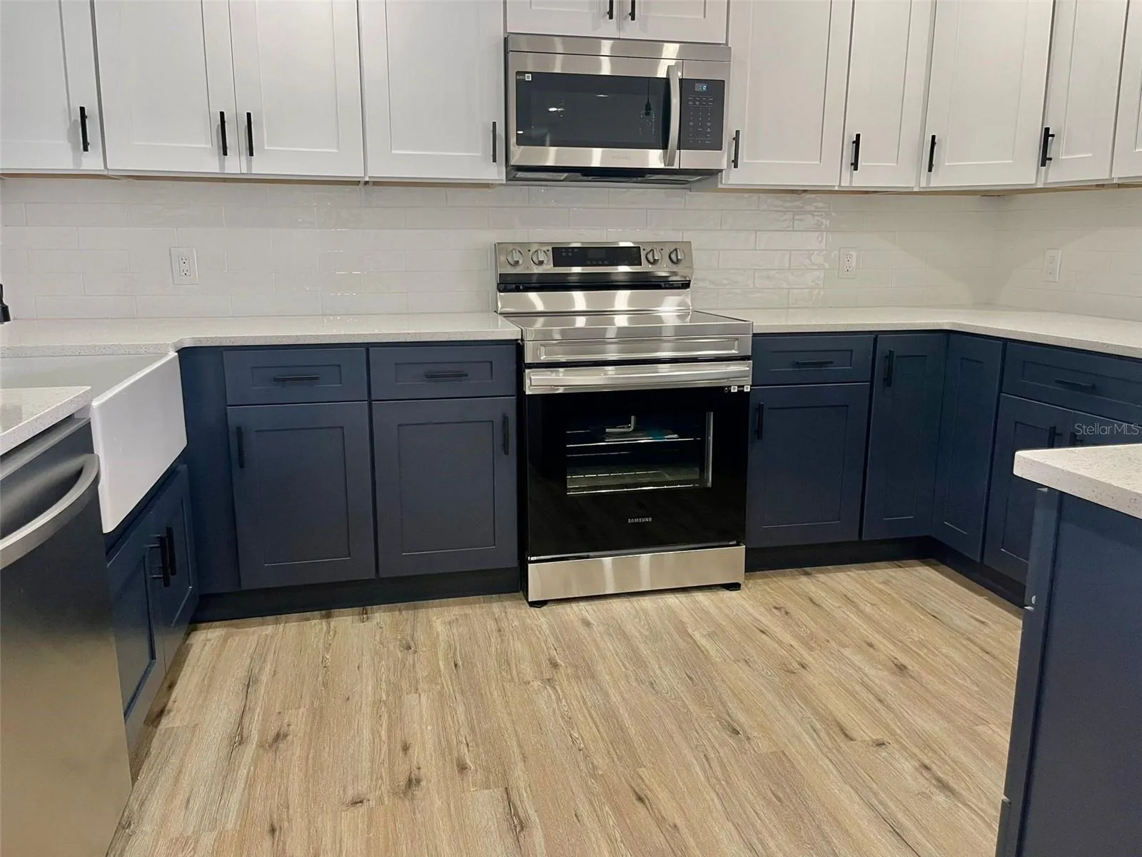 13556 ROMFORD AVE, photo 3