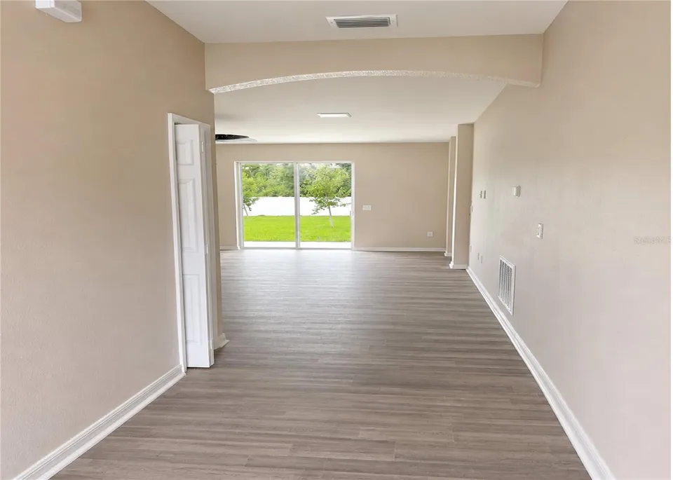 411 SHANNON ESTATES CT, photo 4