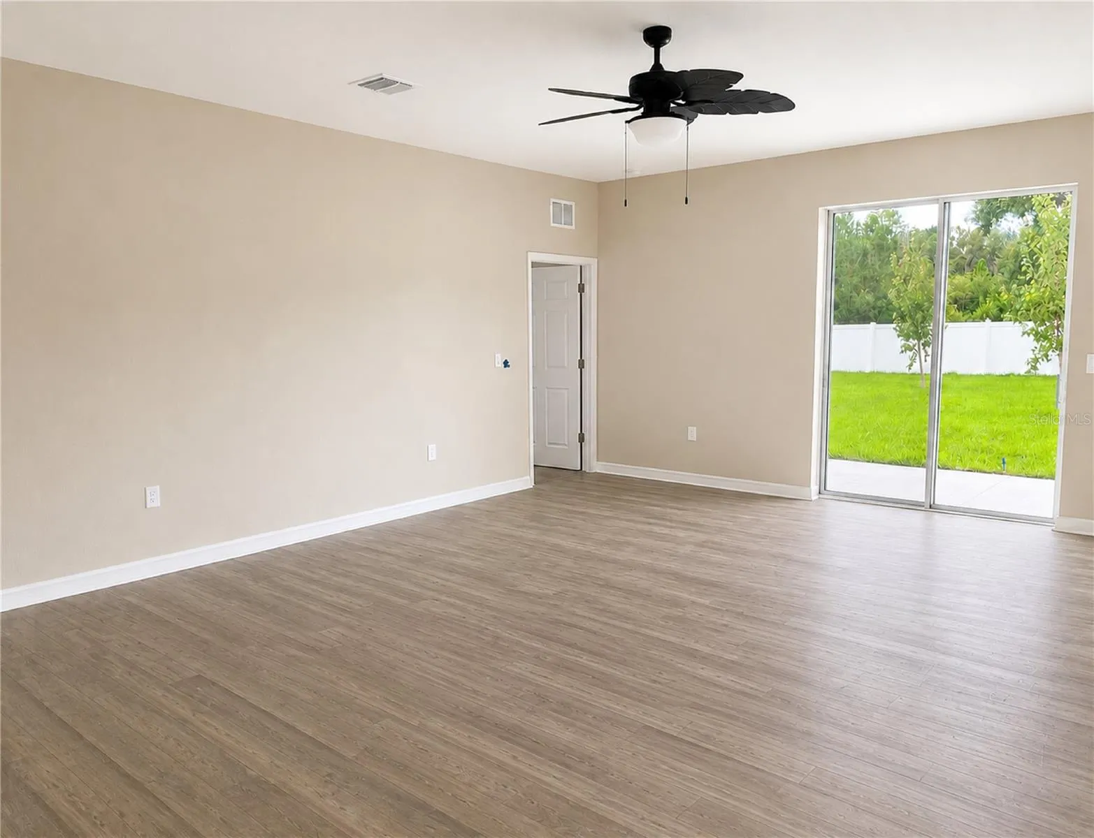 411 SHANNON ESTATES CT, photo 7