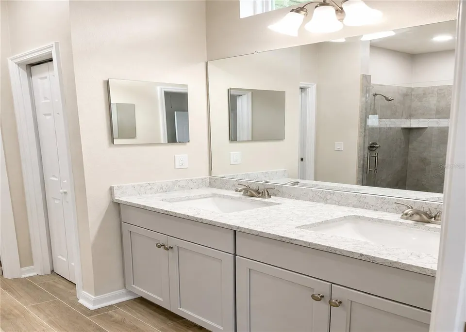 411 SHANNON ESTATES CT, photo 9