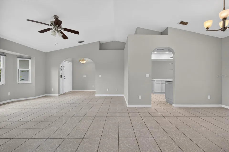 881 RIVIERA LN NW, photo 7