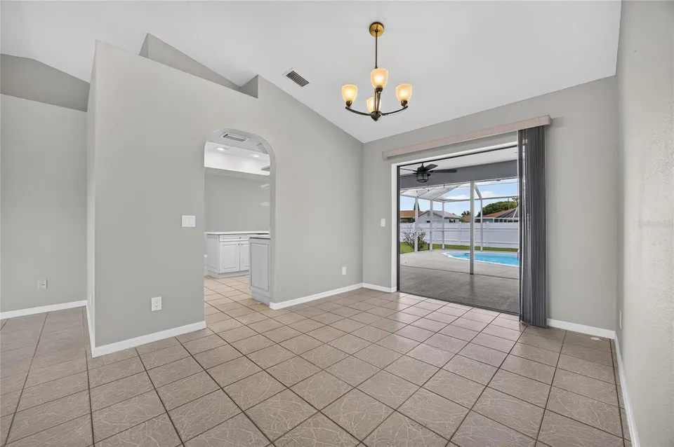 881 RIVIERA LN NW, photo 8