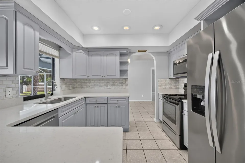 881 RIVIERA LN NW, photo 14