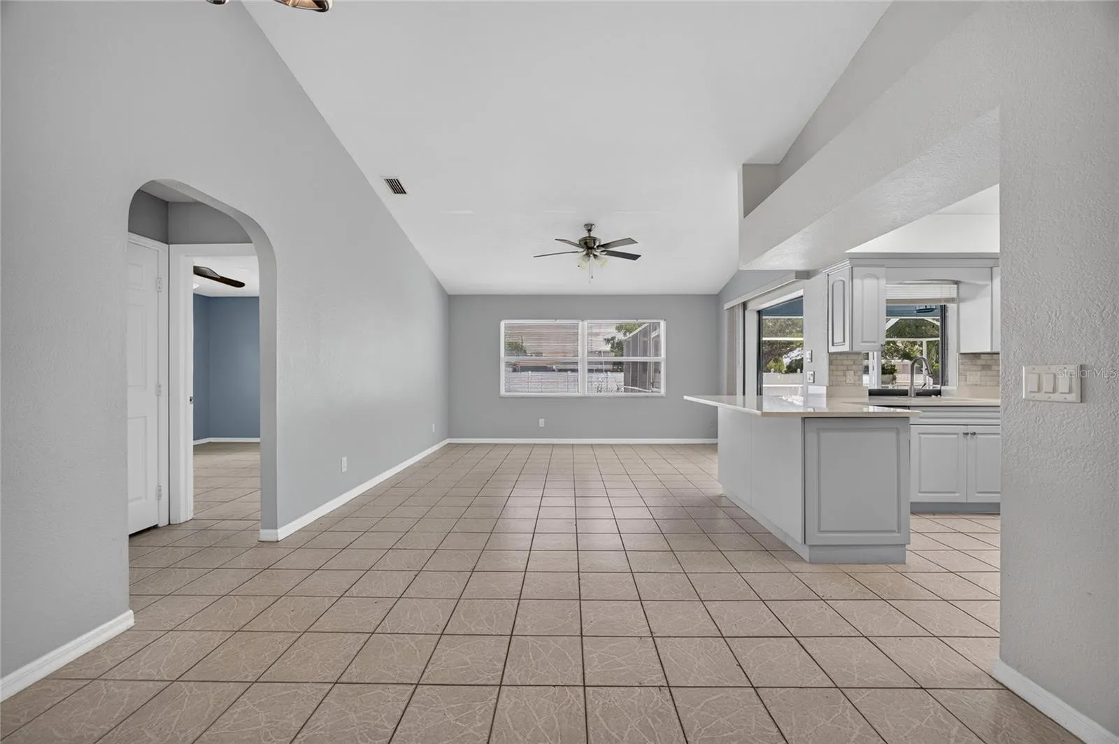 881 RIVIERA LN NW, photo 17