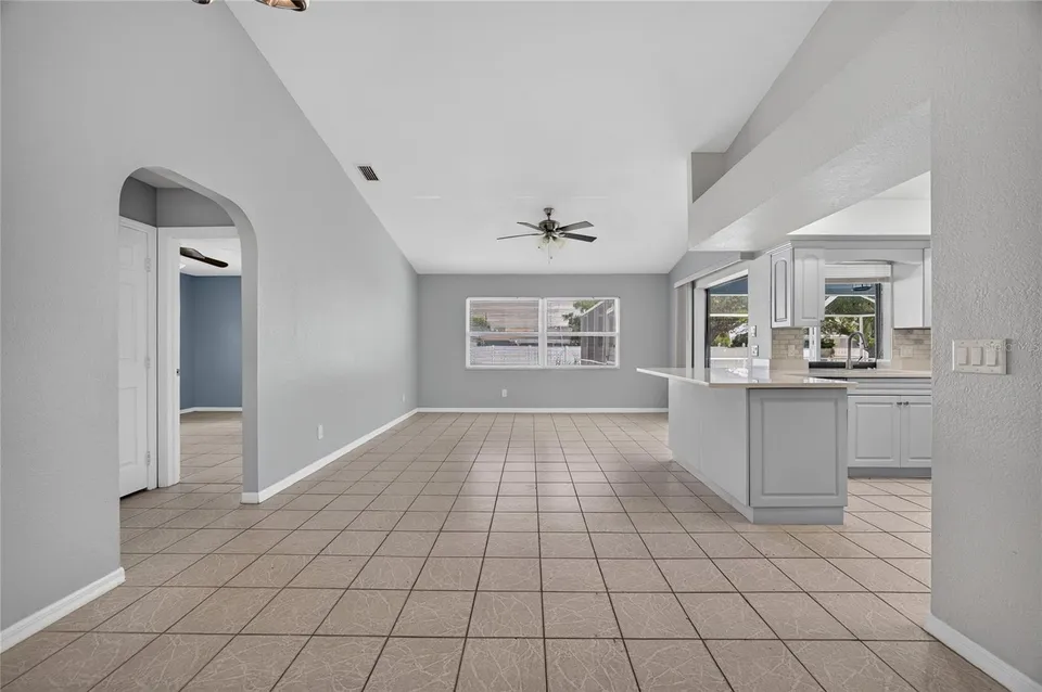 881 RIVIERA LN NW, photo 17