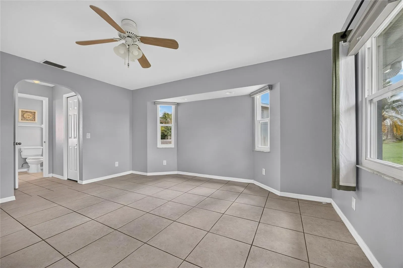 881 RIVIERA LN NW, photo 23