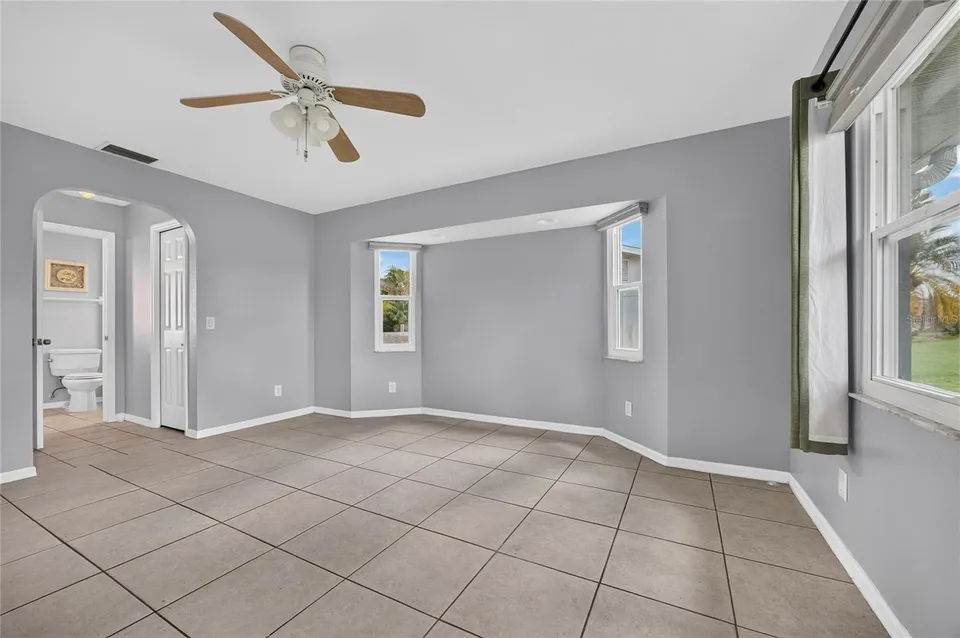 881 RIVIERA LN NW, photo 23