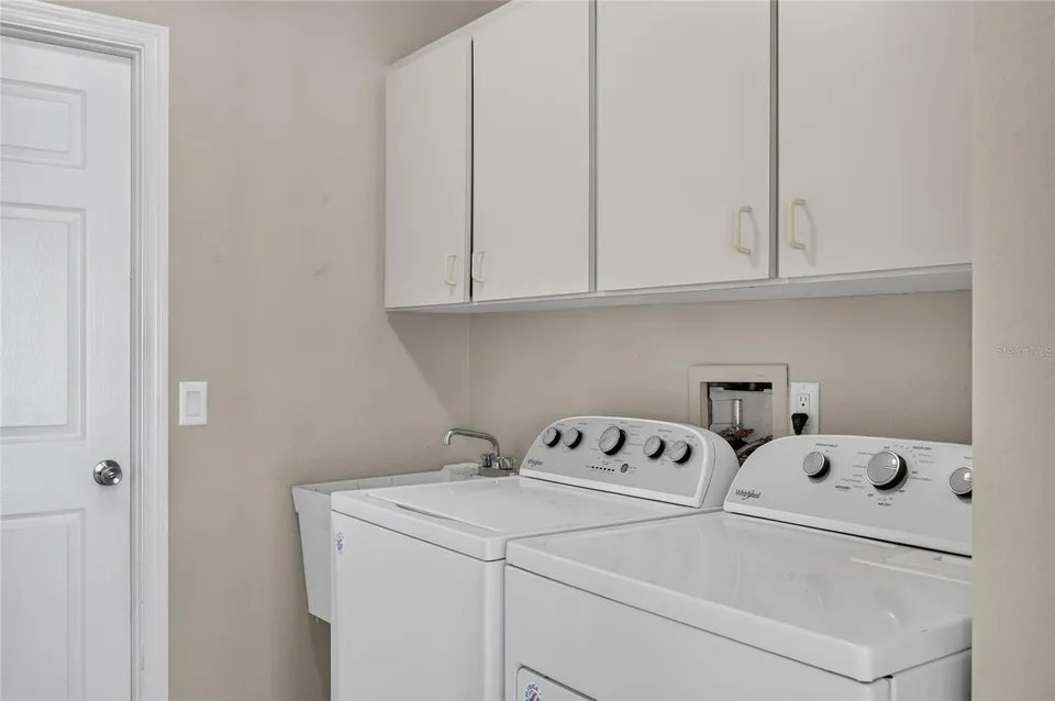 881 RIVIERA LN NW, photo 32
