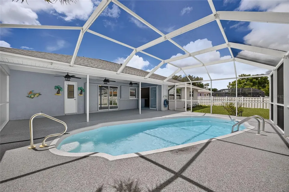 881 RIVIERA LN NW, photo 35