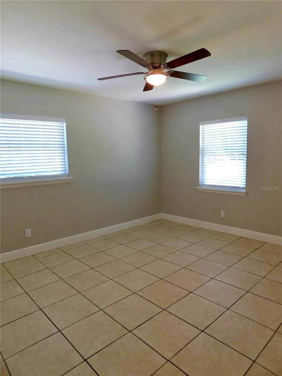 921 NE 13TH AVE, photo 25