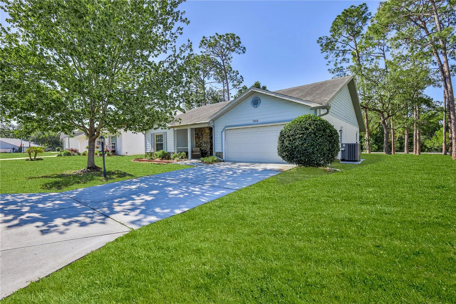 7088 CROWN OAKS DR, photo 4