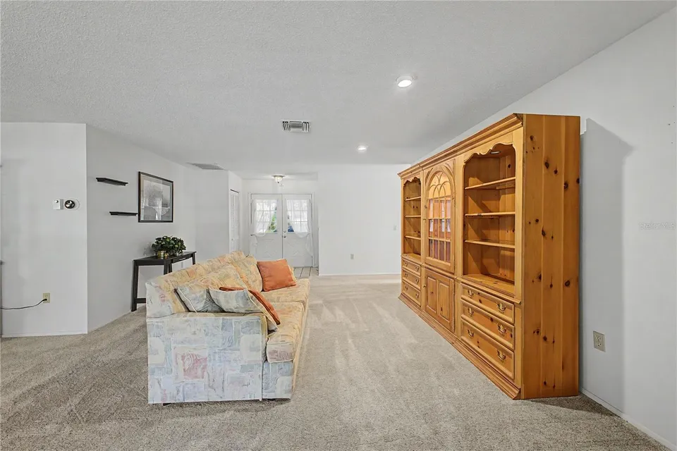 7088 CROWN OAKS DR, photo 8