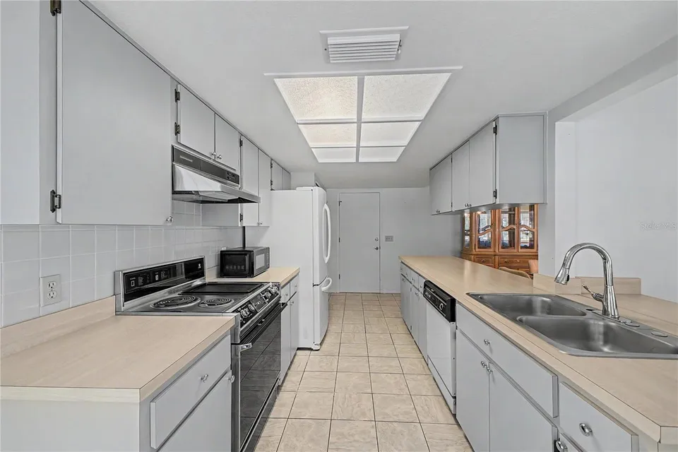 7088 CROWN OAKS DR, photo 22
