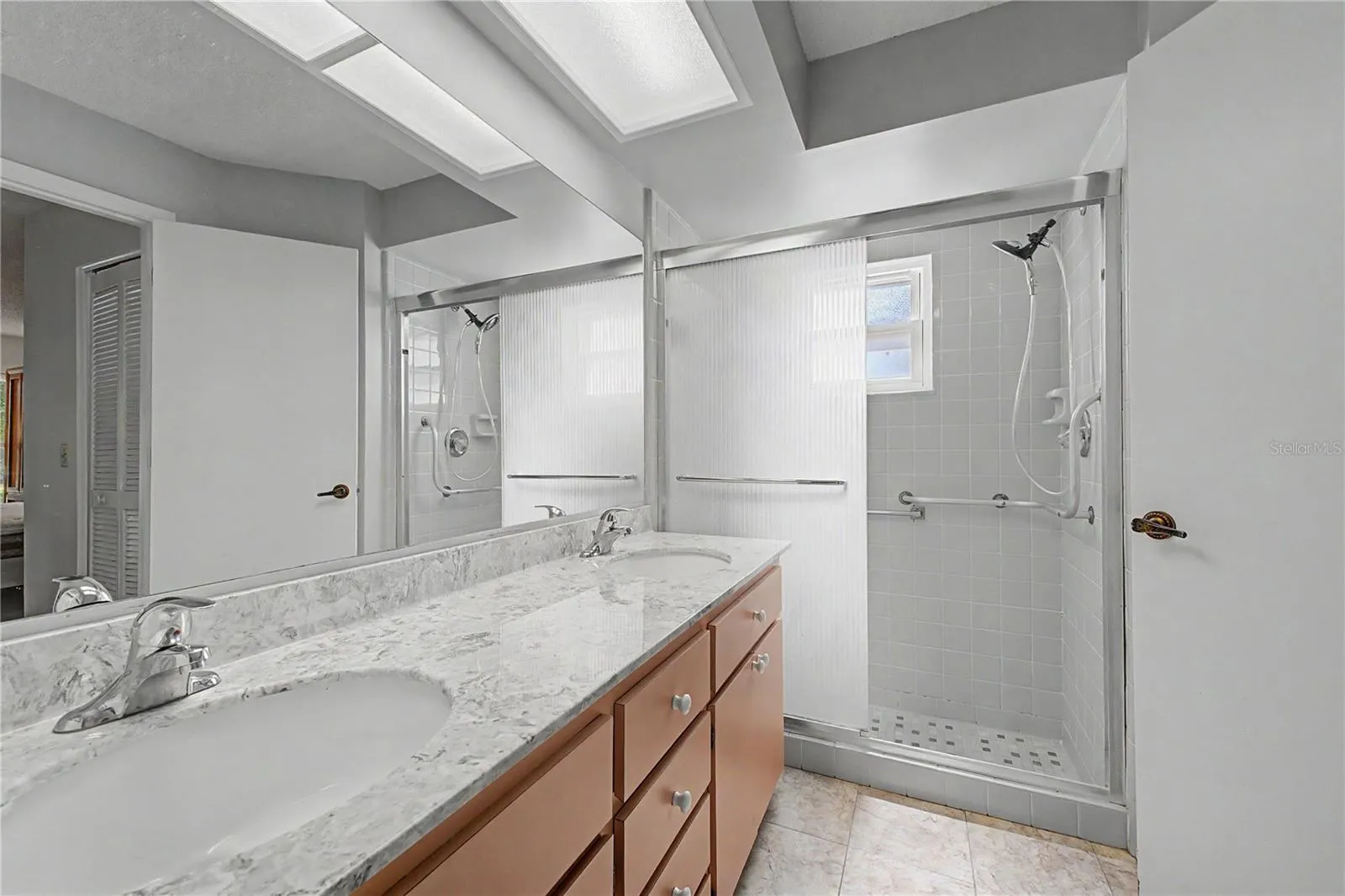 7088 CROWN OAKS DR, photo 32