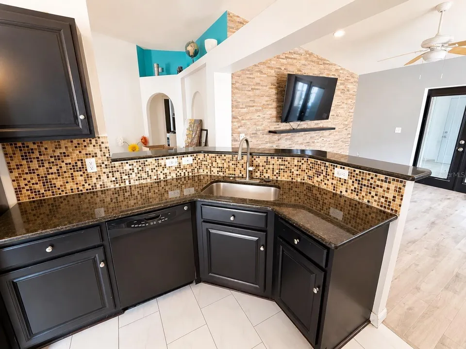 2221 PARIA LN, photo 10