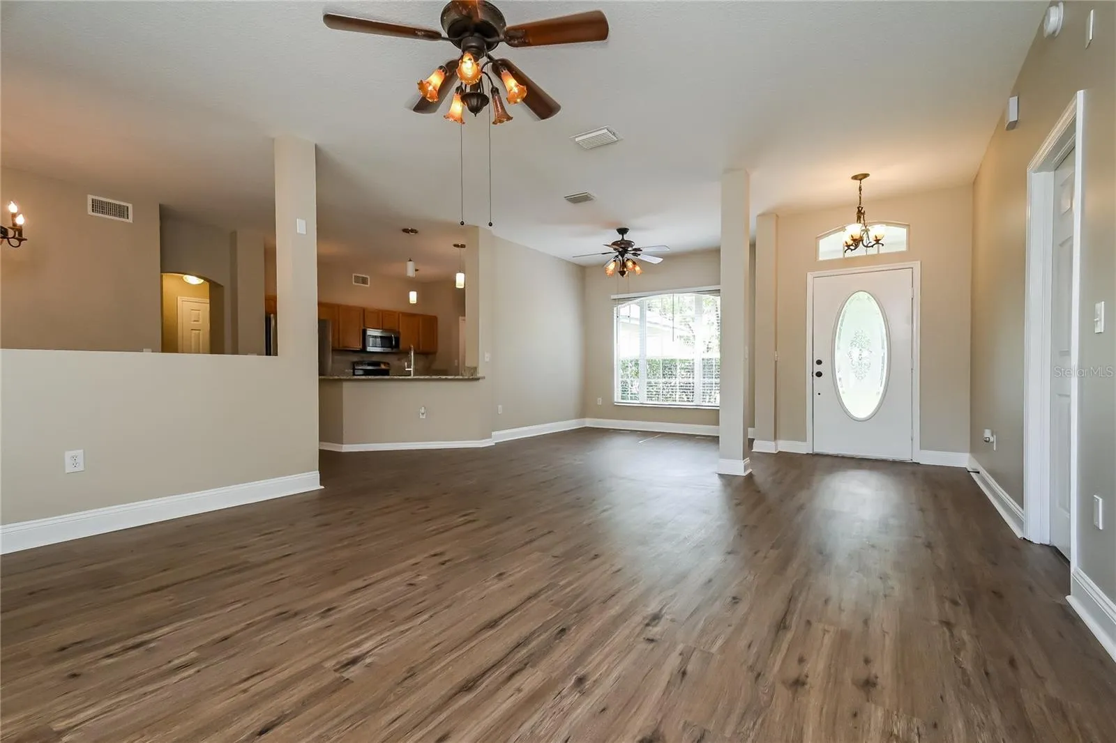 2221 MOUNTAIN MEADOW WAY, photo 2