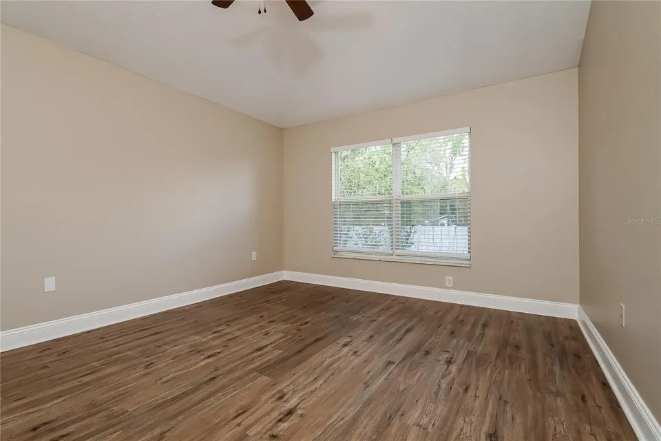 2221 MOUNTAIN MEADOW WAY, photo 3