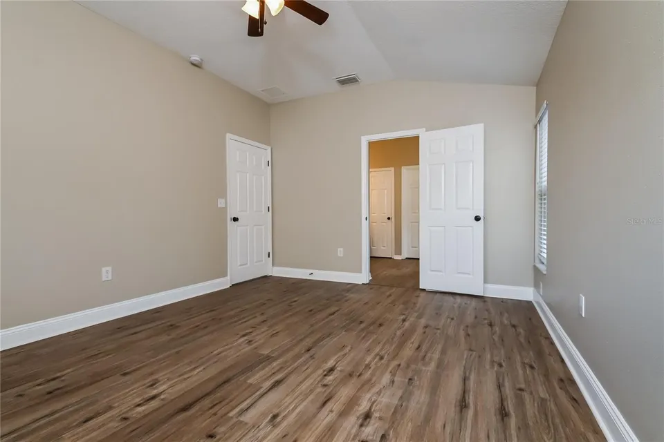 2221 MOUNTAIN MEADOW WAY, photo 4