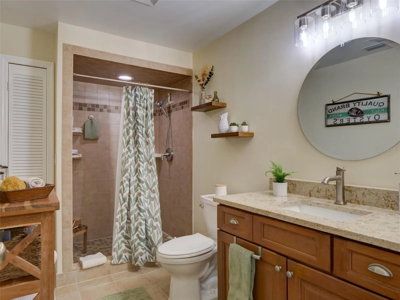 100 S TREMAIN ST #G2, photo 26