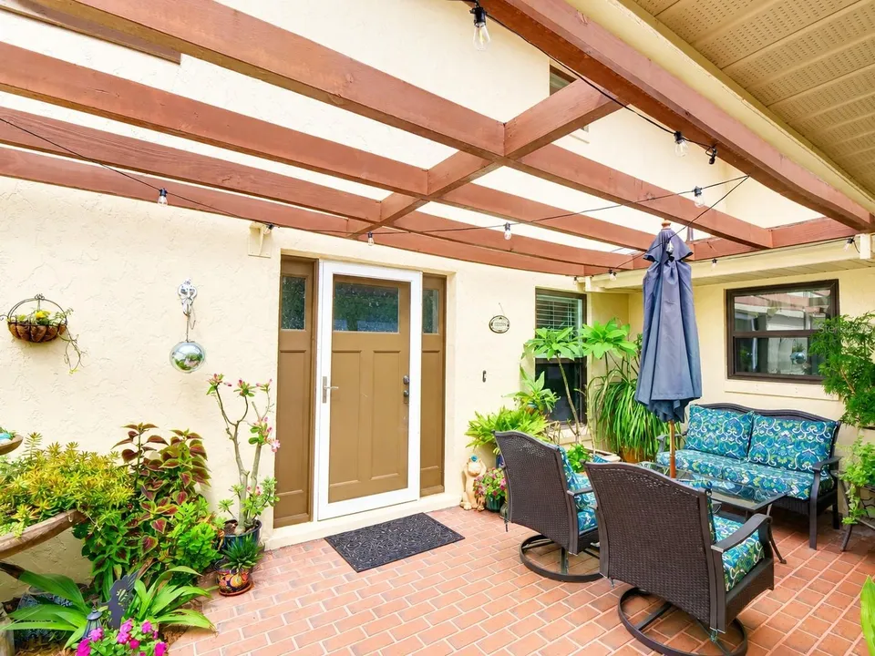 100 S TREMAIN ST #G2, photo 4
