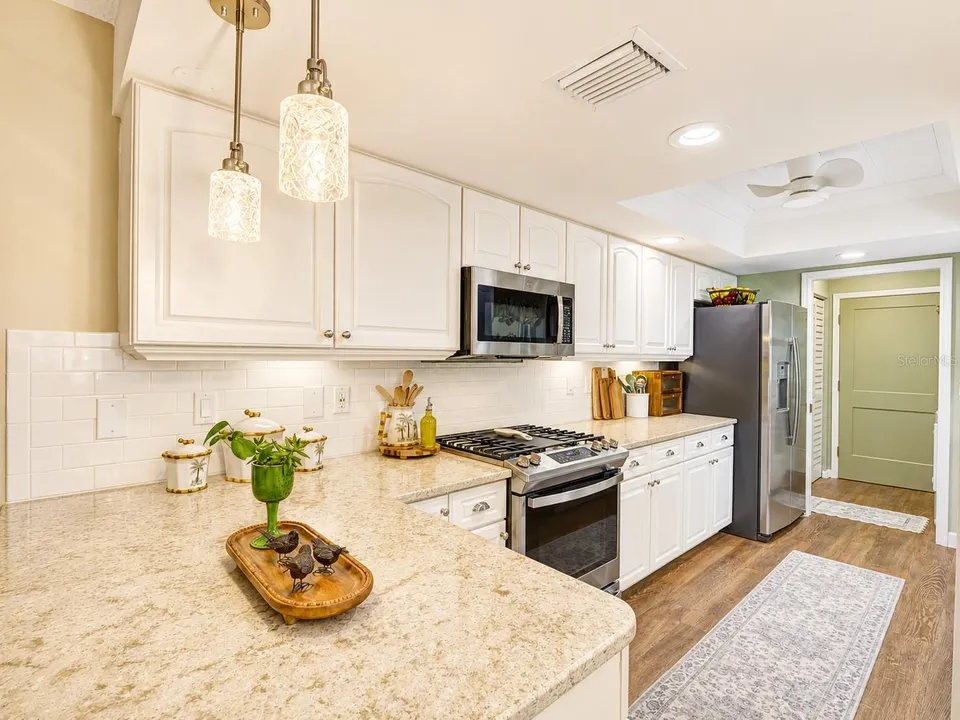 100 S TREMAIN ST #G2, photo 14