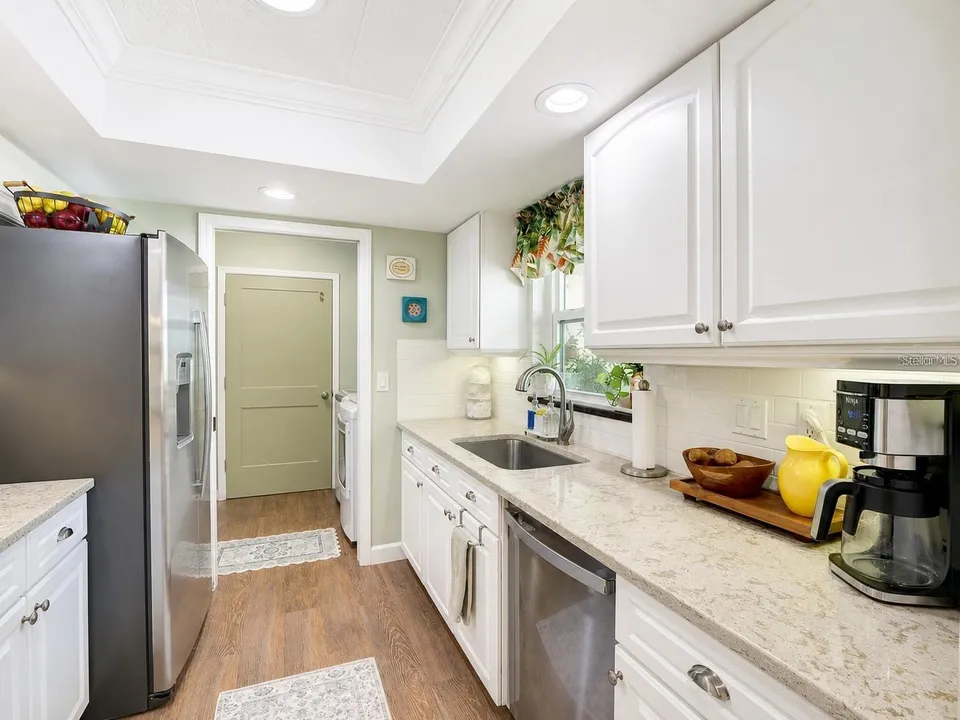 100 S TREMAIN ST #G2, photo 15