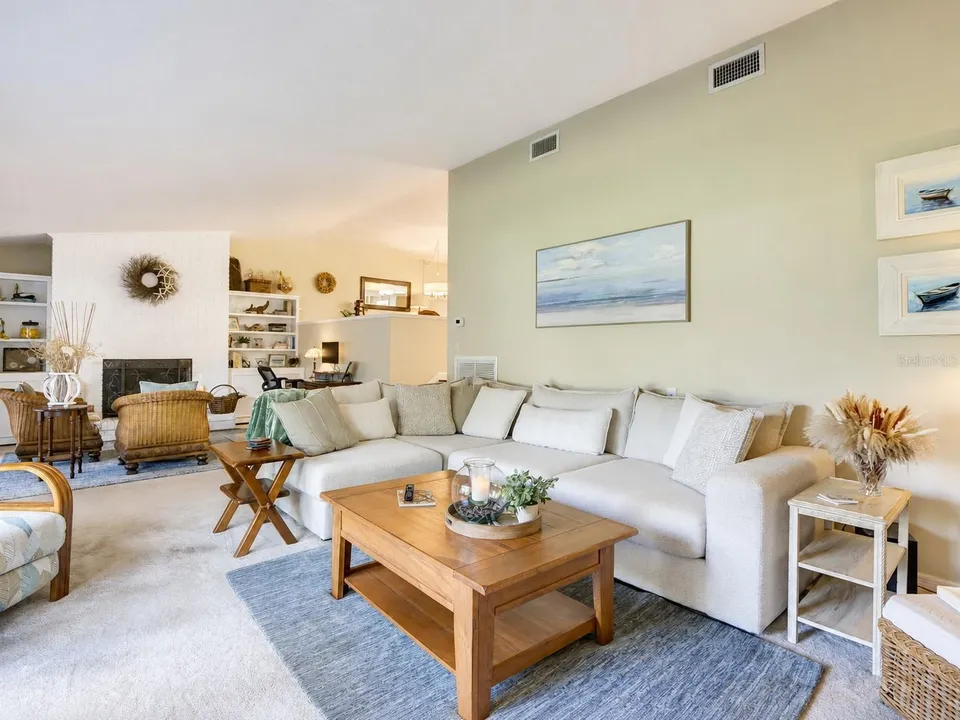 100 S TREMAIN ST #G2, photo 17