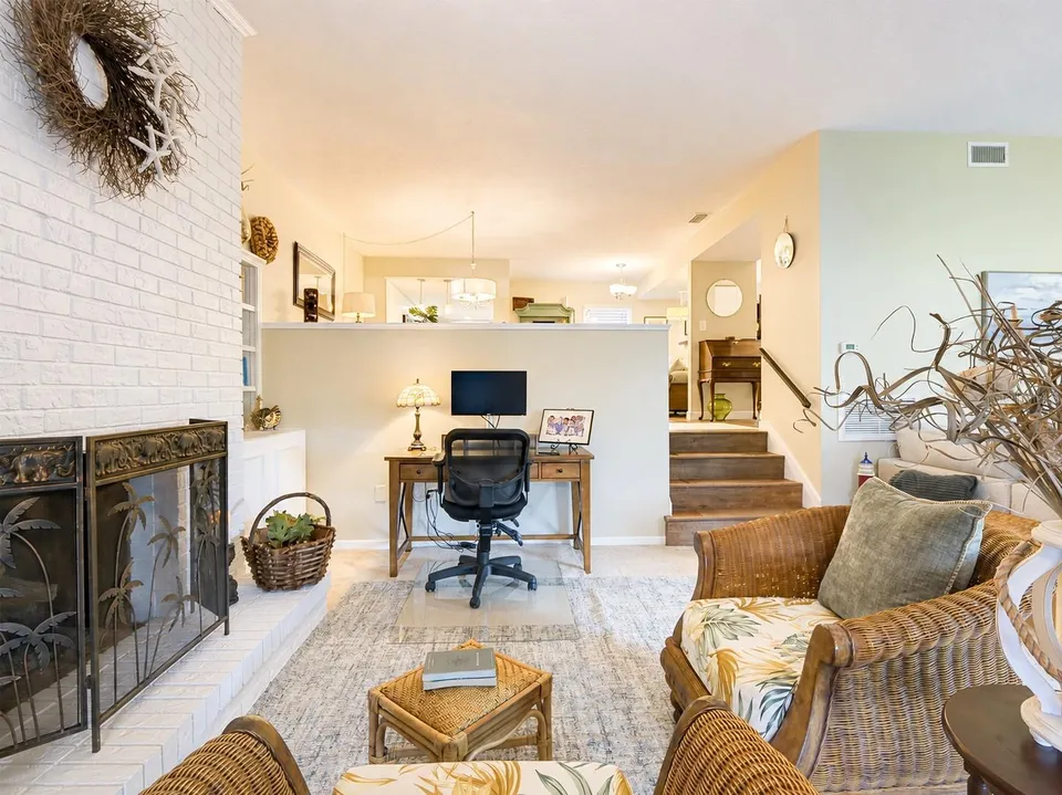 100 S TREMAIN ST #G2, photo 20