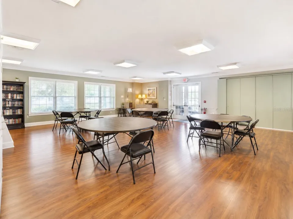 100 S TREMAIN ST #G2, photo 35