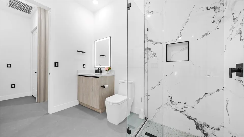 230 W PINE VALLEY LN, photo 38