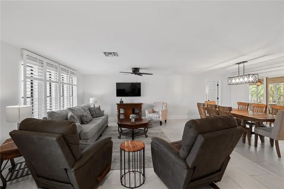 5215 PELICAN BLVD, photo 8