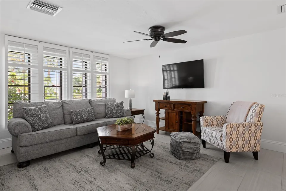 5215 PELICAN BLVD, photo 10