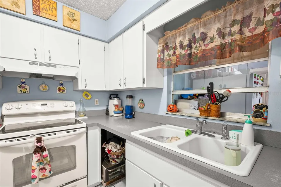 37253 SAFARI DR, photo 13