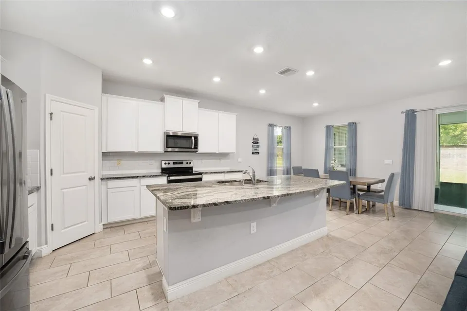 4372 SW 56TH PL, photo 18