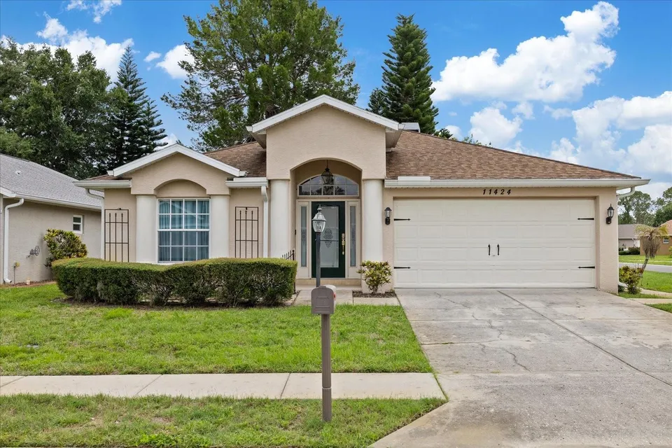 11424 DORIAN CT, photo 1