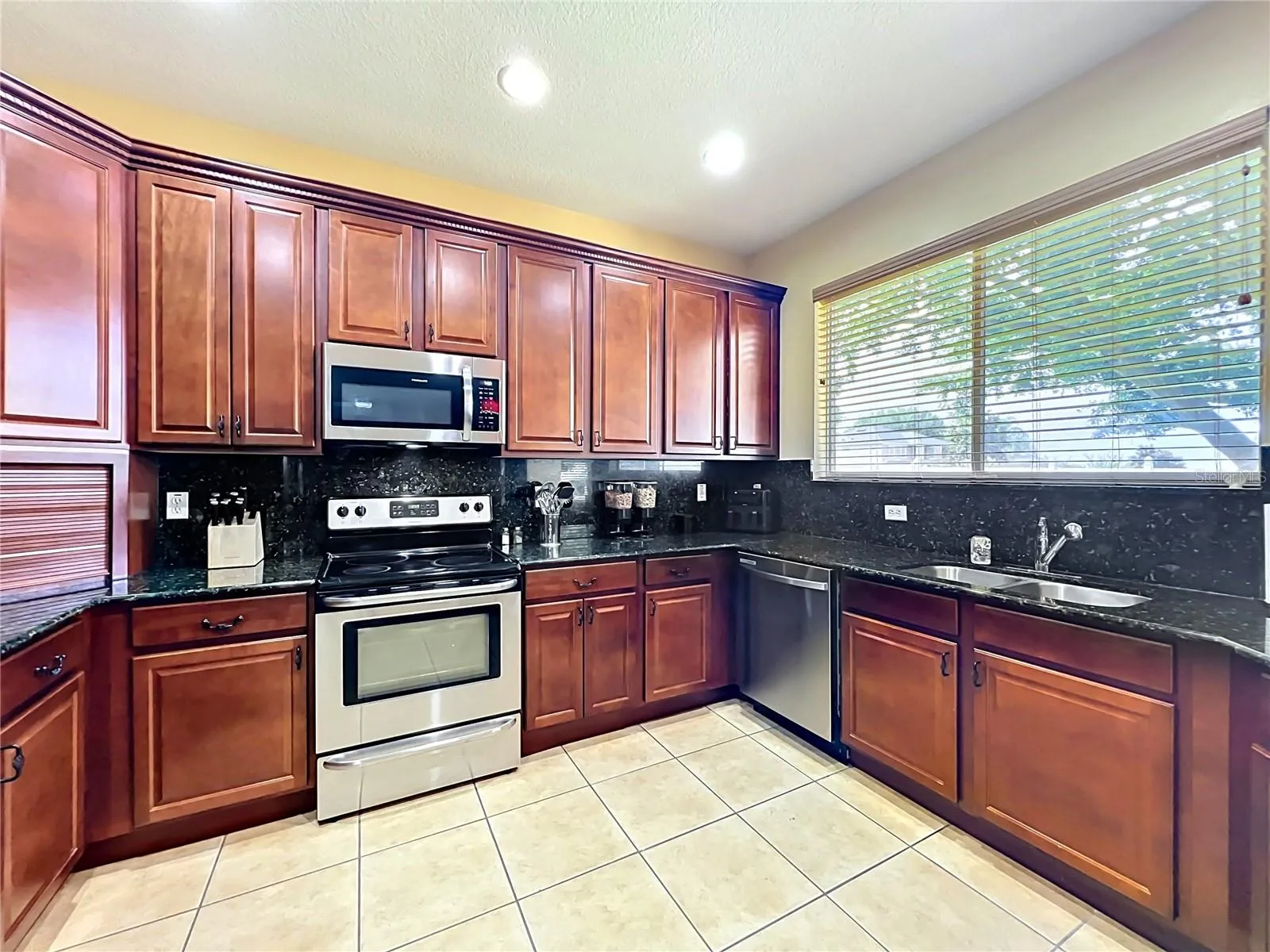 12912 CLOVERDALE LN, photo 17