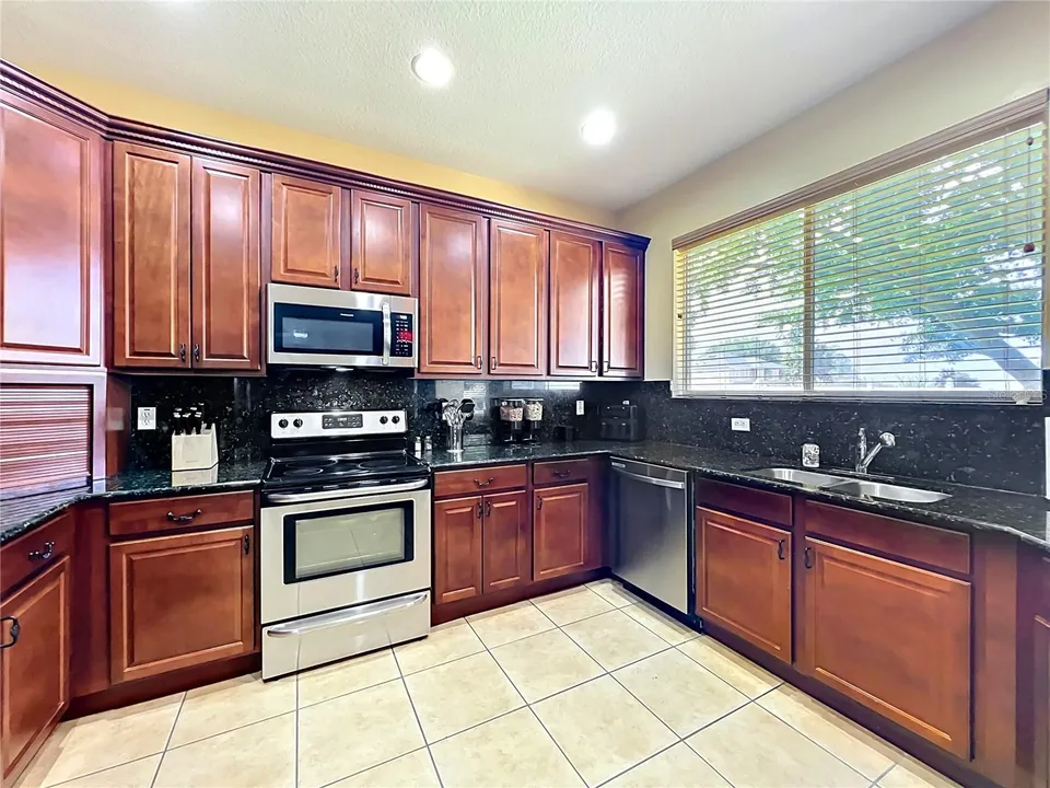 12912 CLOVERDALE LN, photo 17