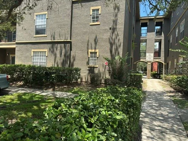 102 VISTA VERDI CIR #124, photo 2