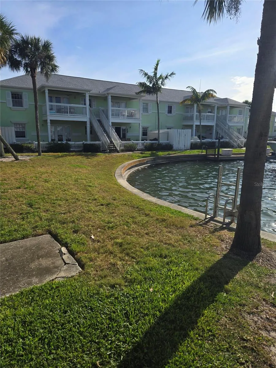5231 BEACH DR SE #A, photo 2