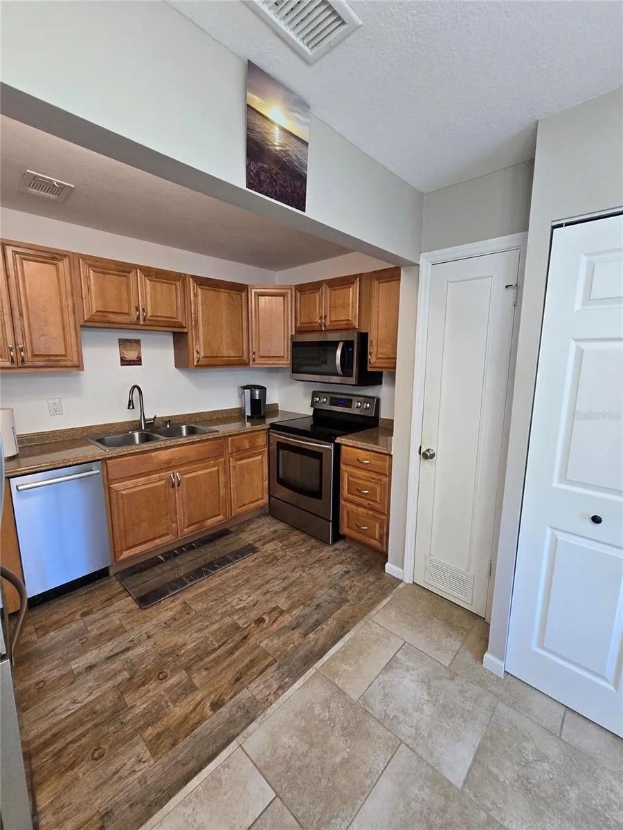 5231 BEACH DR SE #A, photo 8