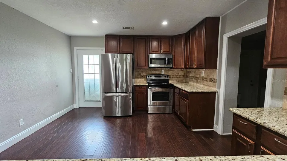 314 WOODLAND DR, photo 9