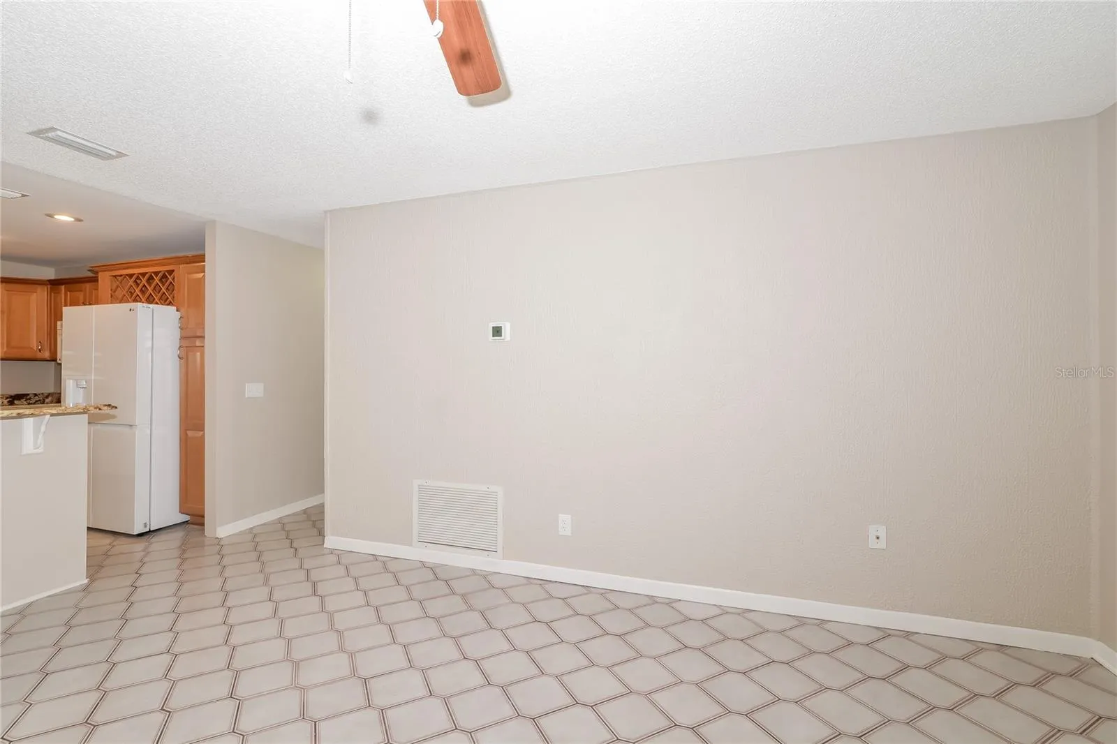 8873 ASPEN AVE, photo 2