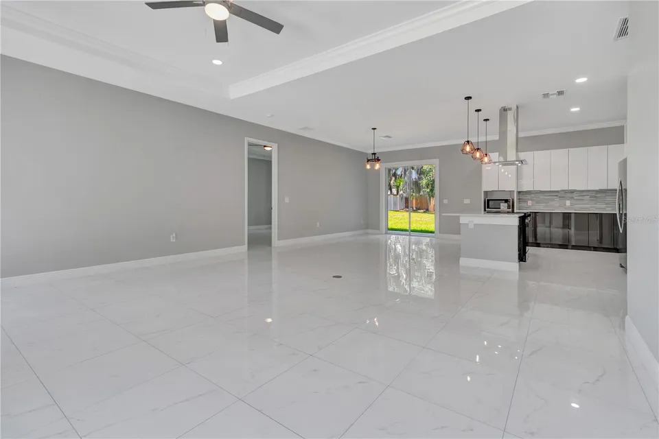 319 WATER SHORE DR, photo 6